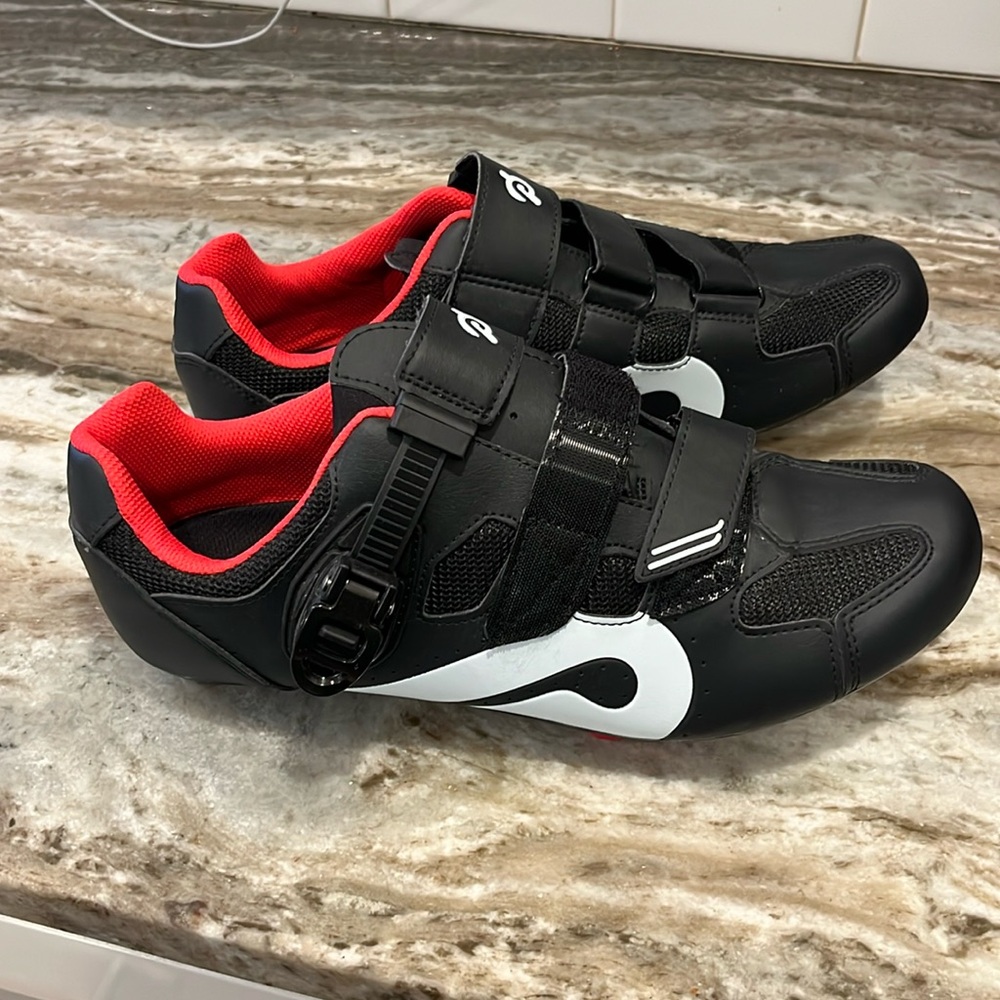Peloton cycling shoes NWOT